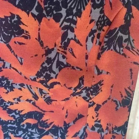 London Time’s women’s size 8 beautiful summer dress. Gorgeous print. - Picture 2 of 10